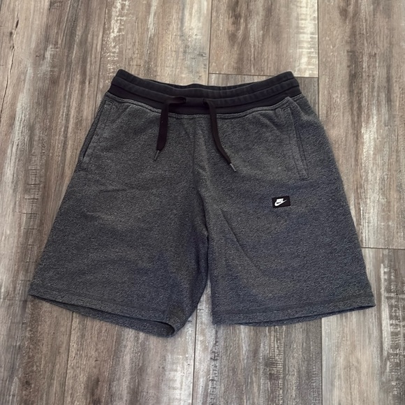 Nike Shoebox Gray Fleece Shorts Medium - Picture 1 of 4